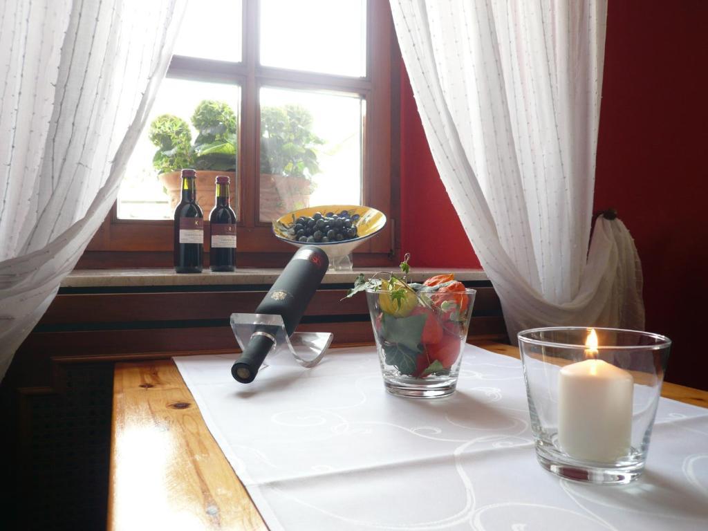 Weingasthof Zum Weissen Ross Osthofen Camera foto